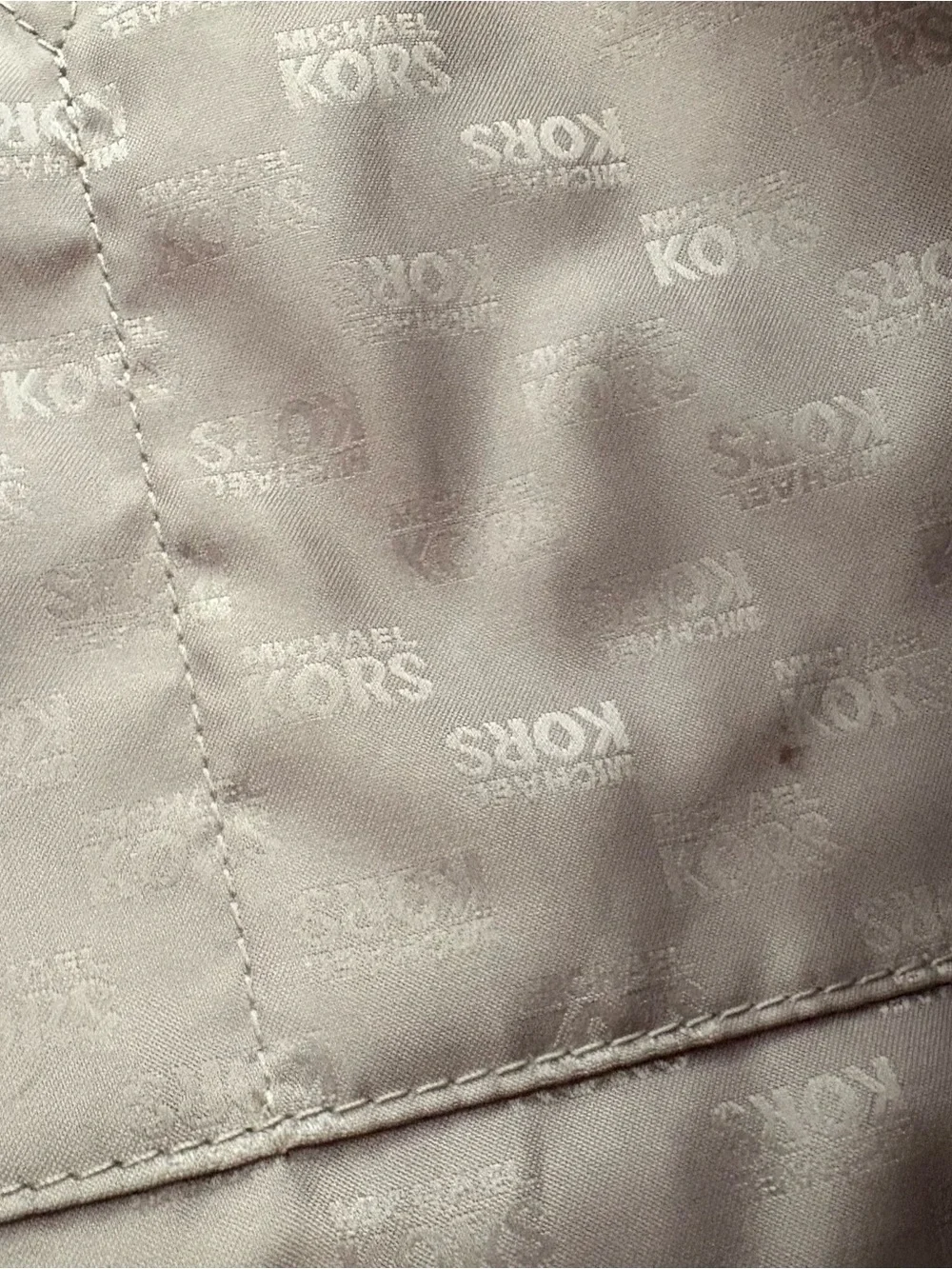 Michael Kors quiet luxury Cream Pebbled Leather Tassel Hobo Bag purse gold trim